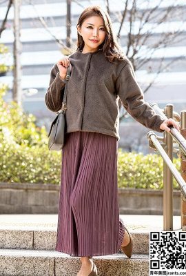 腹筋スレンダー クールな知的美人会长43歳の不伦ハメ撮りセックス流出。亲友の年下彼… (21P)