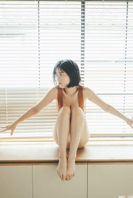 [大久保桜子] 豊満な胸とスラリとした美脚が人々を魅了する(33P)