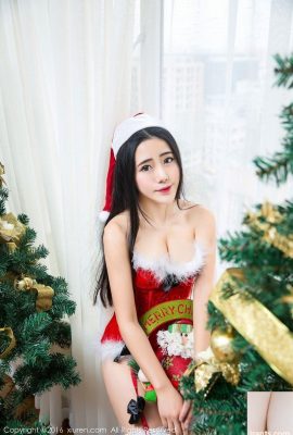 セクシー女神ドゥドゥ・ユリナがクリスマスプレゼントにビキニに変身(50P)