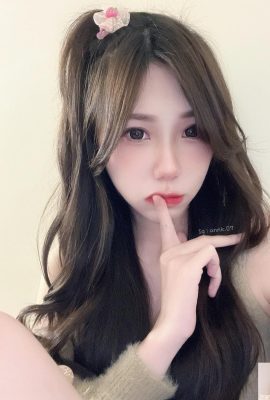 ホットガール「Lin Jiejun」は、ひと噛みしたくなるピンク色の肌をしています（10P）