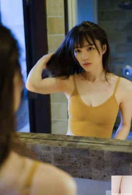 色白ボディの魅力的な日本のAV女優の官能的な写真 – 涼森ゆき (52P)
