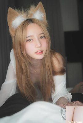 韓国美女イェハが可愛いキツネ耳の彼女に変身(36P)