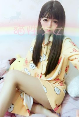(Weiboのかわいい女の子) 猫娘@黄色の漫画パジャマ (44P)