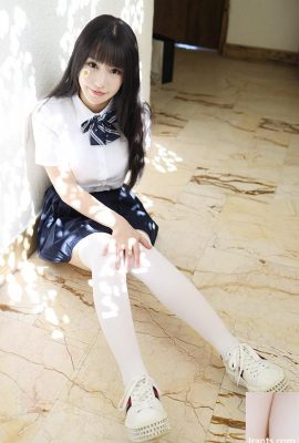 可愛い学生女子朱佳さんの色白巨乳がスカートをたくし上げて誘惑(52P)