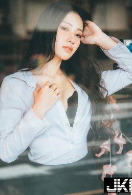 美少女Xia Muguangがローカットでセクシーな自撮りを撮り…良い姿を披露！  (29P)