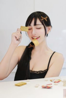 足の長い女の子「HsiatzuChing」はとても美しいです！完璧な体型と色気たっぷり(10P)