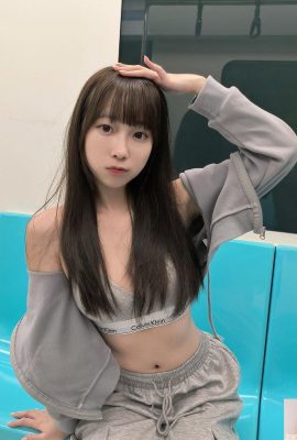 かわいいガールフレンド「Xiao Meng」が、さまざまな目を引く写真で彼女の姿を無制限に披露します（10P）