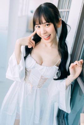 美乳少女「戈戈」の魅力的なボディがたまらない誘惑的（10P）