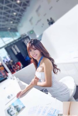 Sweet Brothers Cheerleader~Zhuangzhuang Ula Shen~展示会のパートタイムのショーガール、彼女の小さな胸はとてもセクシーです