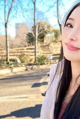 (腹筋バッキバキ) ガチアスリート體型美人妻35歳。Wマッスルピストンでチ〇ポ墮ちク… (21P)