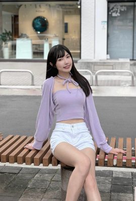 色白肌と美脚、そして天使の顔が魅力的な可愛い女子大生「ホイミ」(16P)