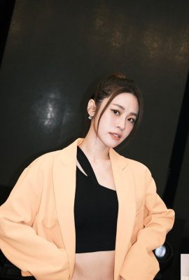 「Zhang Yunong」は甘い笑顔と天上の精神を持っており、彼女の顔の特徴は見逃せないほど美しいです（10P）