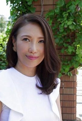 多田有花：人妻の花びらめくり 多田有花