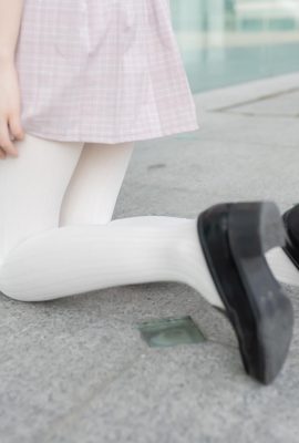 （ウサギが映画で遊ぶ） – 私に会いたい（40p）