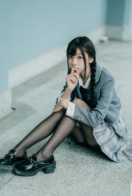 「ポテトケーキ」美しい姿は脚と胸の胸（23p）で覆われていません