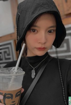 スノーホワイトの肌の誘惑「Zeng Peichen “甘い顔のあるビッグアイドガール（20p）