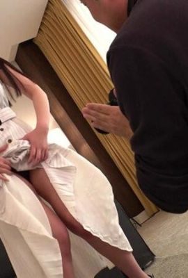 北野未奈：密室でくいこみマ●コを見せつけて囁き淫語で焦らしヌくAV女優と密著個人… (21P)
