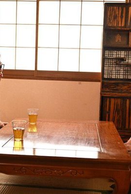 池上乙葉、足立友梨：爆盛りギャル中華美人姉妹が腕を振るう行列がすごい街中華の… (21P)