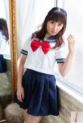 かわいい日本の女子高生リナストリップとからかい白いパンティー（21p）
