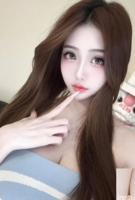 すべての男性と一緒にいちゃつく牛乳と溢れた量の牛乳の「雨が降る」