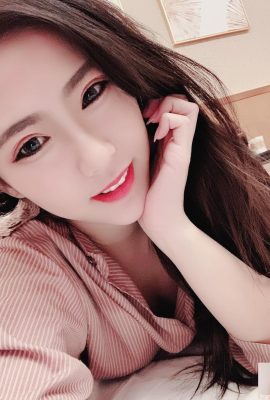 深い溝、曲線、セクシーな無敵でいっぱいの低いカット胸「gl薬gl薬」（10p）