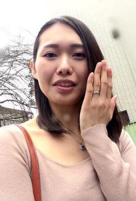 三池小春： (4K) 初體験は人妻と… 最高に羨ましい筆下ろし 小春 28歳 三池小春 (21P)