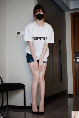 （オンラインコレクション）Welfare Girl White Totoro Girl “Shredded Pork in the Apartment” VIP Exclusive（32p）