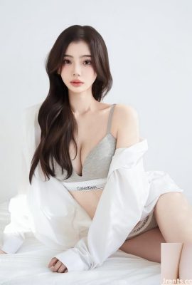 エレガントな美しさの「フィービー」は、新鮮な笑顔と細い姿を持っています。