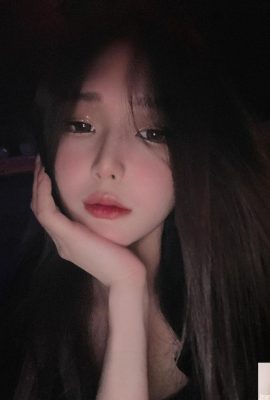 「小さな心温まる」女の子は耐えられないと感じます（10p）