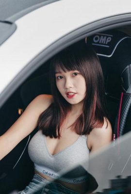 甘くて純粋な女の子「as」には、人々を困難にする素晴らしい人物がいます（10p）