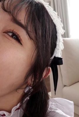 小野坂ゆいか： (4K) 美乳で美尻…黒髪ロングで色白ボディな美人メイドにニヤニヤが… (21P)