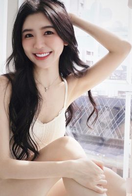 新鮮でハンサムな女の子「Zhang Anqi」は甘い笑顔で酔わせるように見えます（10p）