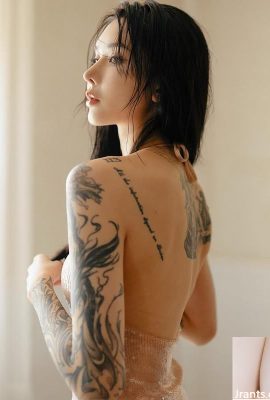 誰がタトゥーの美しさを見ることができる「純粋な愛の小さな爆発」（12p）