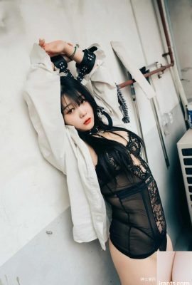 Zia Haivia Tight and Closer（70p）