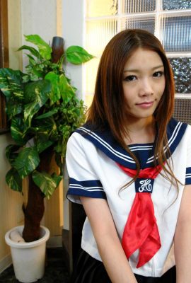 （ユキぁぁ）猫と遊んでいる女性を見る（15p）