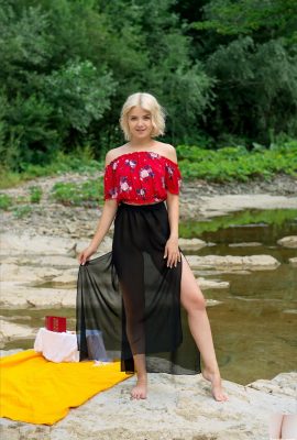 カリ – 夏のピクニック（132p）