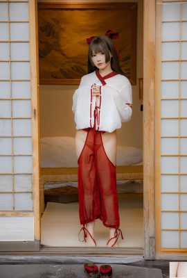 かわいい女の子Nyako Meow  – 風のある魔女（86p）