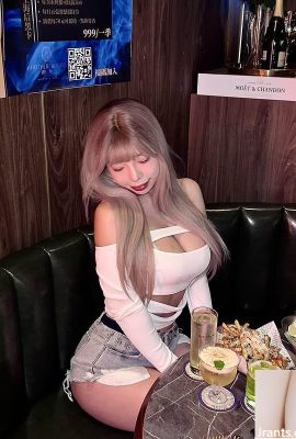 “33”誇り高い上部周囲により、人々は目をそらすことができなくなります（10p）