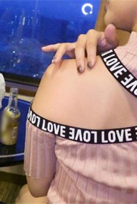 居酒屋でおしゃべりをしていた非常に熱い女の子ですが、彼女は自分が膣液がたくさんある製品であるとは思っていませんでした。彼女がちょうど遊んでいれば、彼女はそれを我慢できませんでした。彼女は本当に宝物を見つけました（32p）