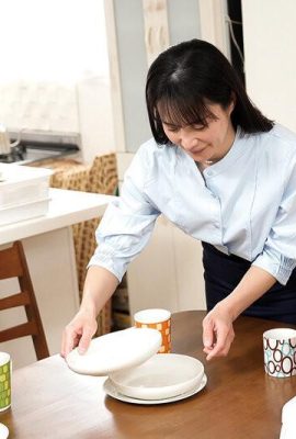 平岡里枝子：優しくてキレイなお義母さんに戀をしてしまった僕 平岡里枝子 (21P)