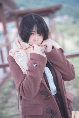luoluo raku「同レベルの学生彼女」（52p）