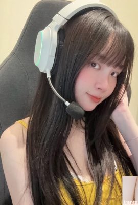 かわいいライブ「Tingmi」のふっくら上の上半身は彼女のセクシーな魅力の概要（10p）