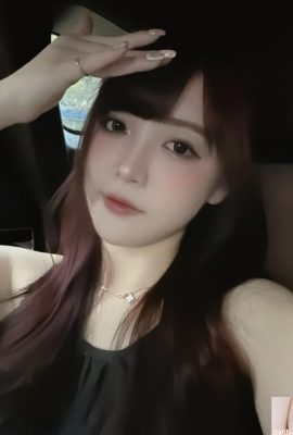 「ドニ」は彼女の柔らかい顔の静かさにユニークな魅力を持っています（10p）