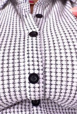 夕美しおん：端正な顔立ちのロリ美少女がエロ言葉を放ちながらデカ乳デカ尻でブルン… (21P)