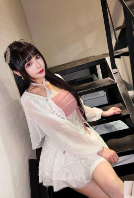 グラマラスな気質を醸し出す「IVY Yihan」のセクシーな横顔(10P)