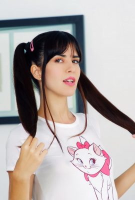 Leni Doll – リビングドール (89P)