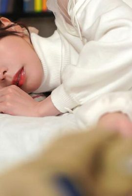 逢坂希穂：毎日泊まりに來る彼氏持ちの女友達から無自覚に誘惑され、勇気を出せず生… (21P)