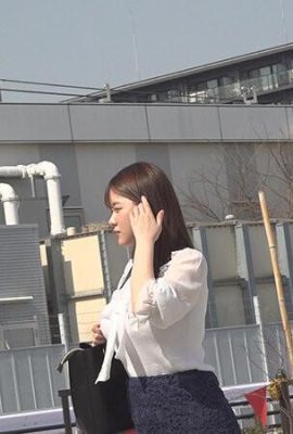 丸最レア：満員電車で吊り革にぶら下げられ両乳首同時開発のすえ無念の発情してしま… (21P)