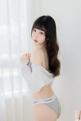 「トーストブレッド」白くて柔らかいボディの絵がとても目を引き、強い誘惑を醸し出します（10P）