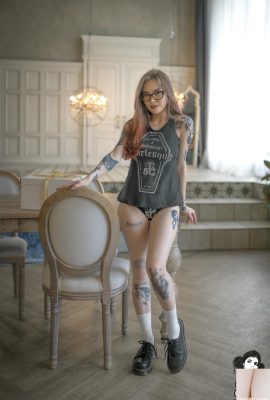 (Suicide Girls) 2025 年 7 月 23 日 – アレナグゼル – あなたの誕生日ケーキ (41P)